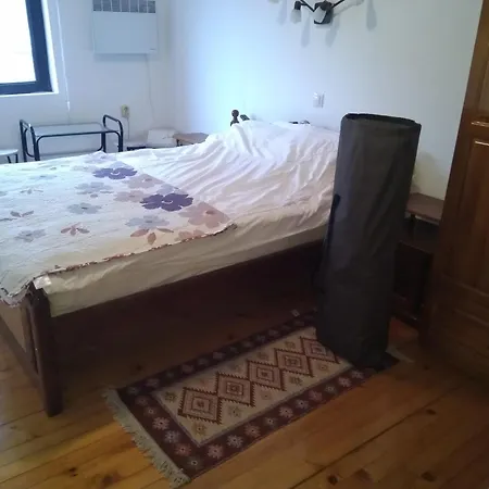 Poli Guest house *
